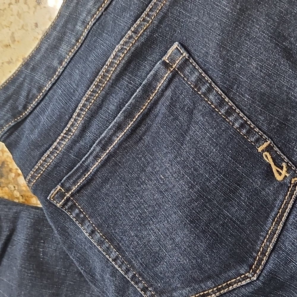 Style & Co - Curvy Boyfriend Jeans, Midrise - 16W - Good Condition Used - Picture 2 of 6